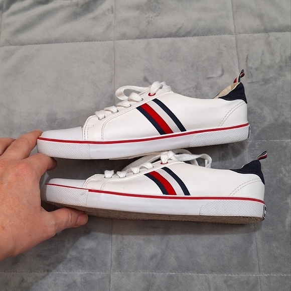Tommy Hilfiger White Sneakers - Picture 7 of 7